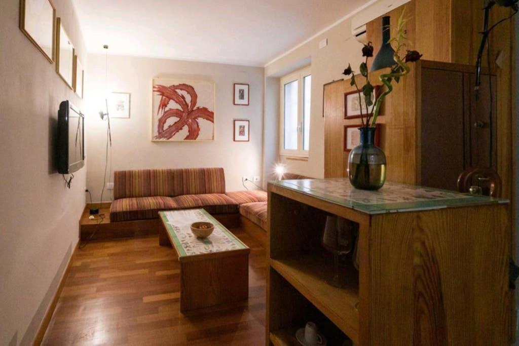 Il Velarium Del Colosseo Apartment โรม ภายนอก รูปภาพ